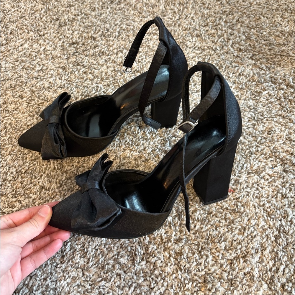 SHEIN black bow heels